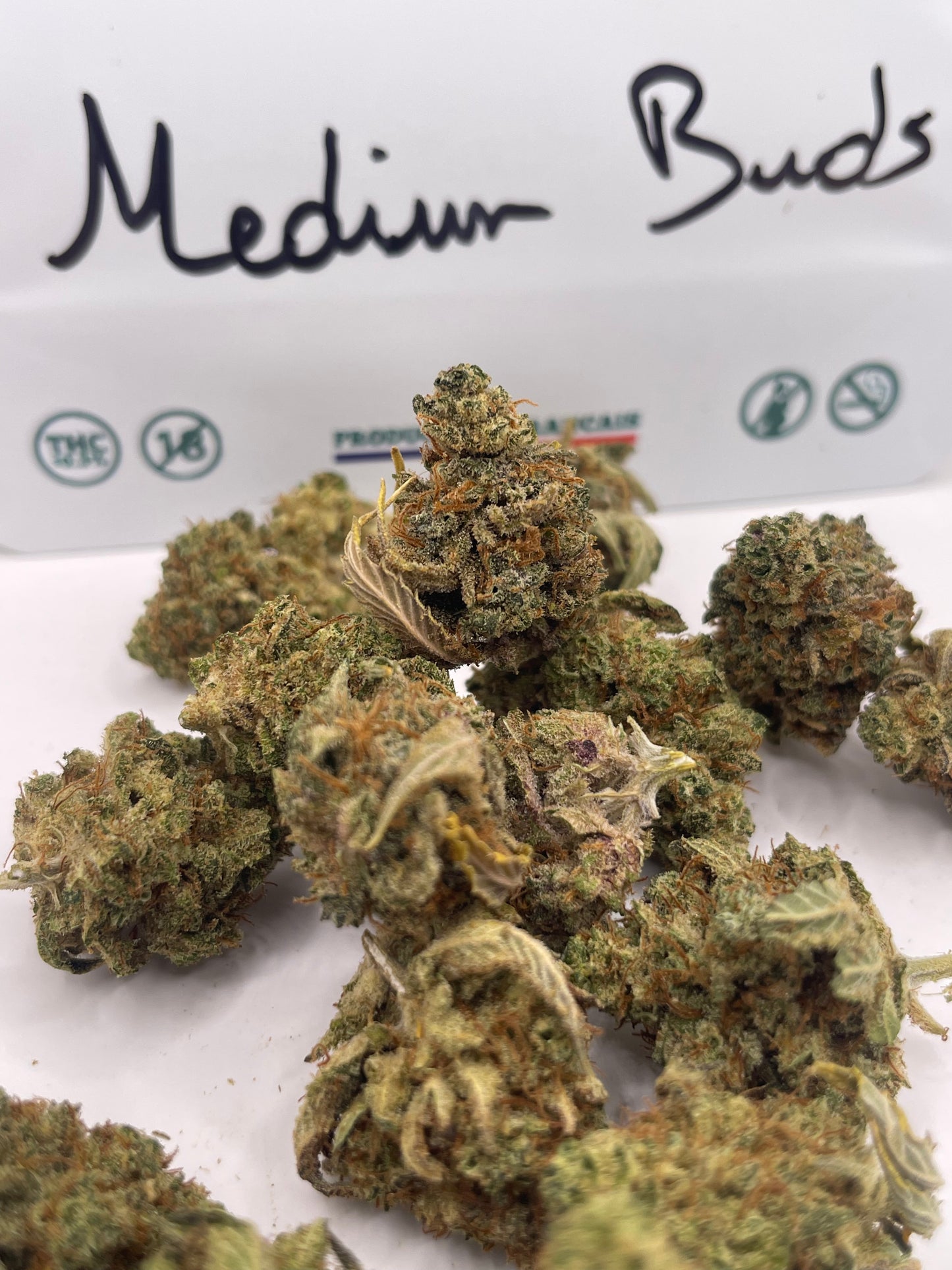 Medium buds- Pineapple Sauvage