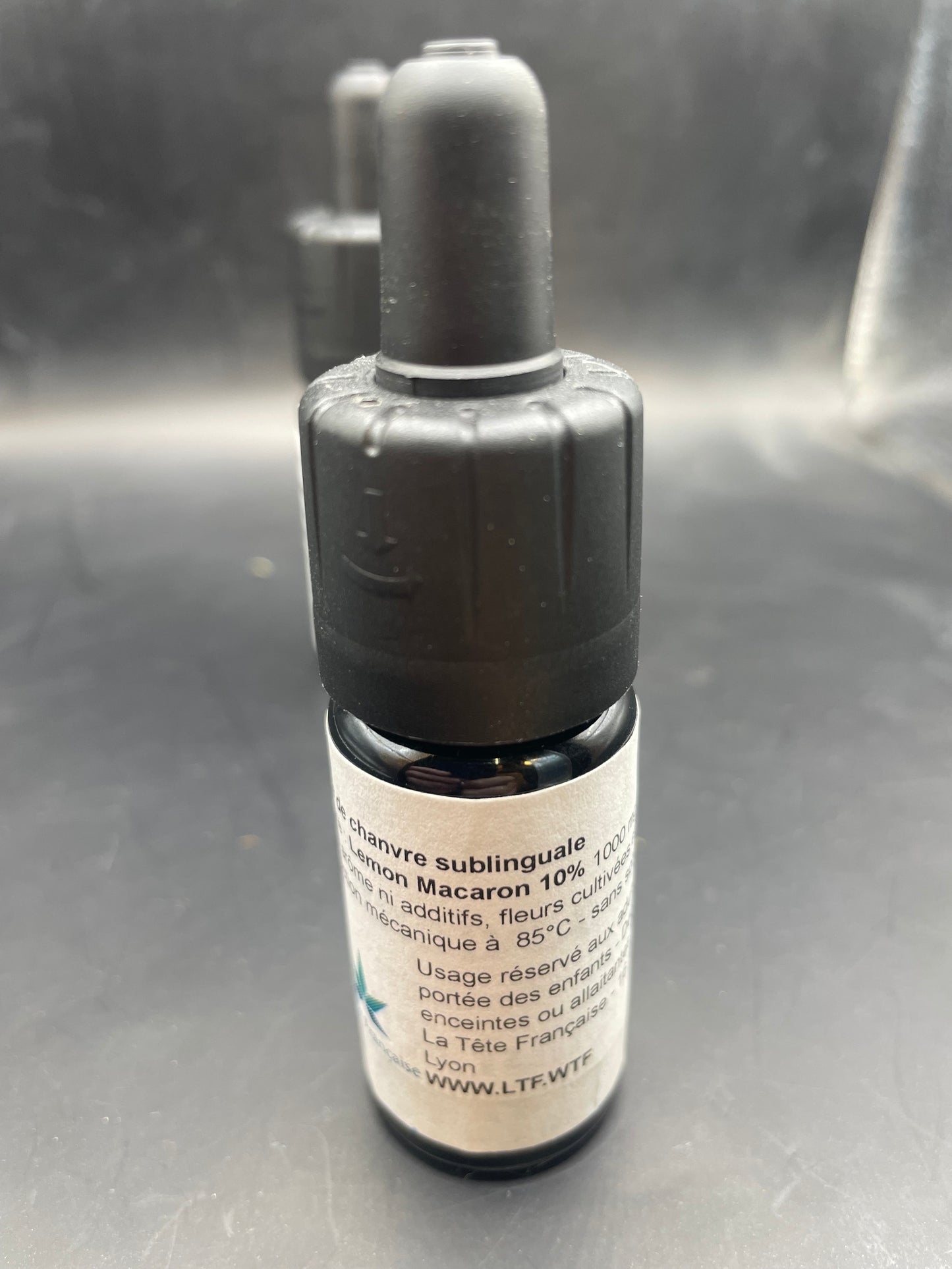 Huile de chanvre CBD sublinguale – Lemon Macaron 5 % & 10 %